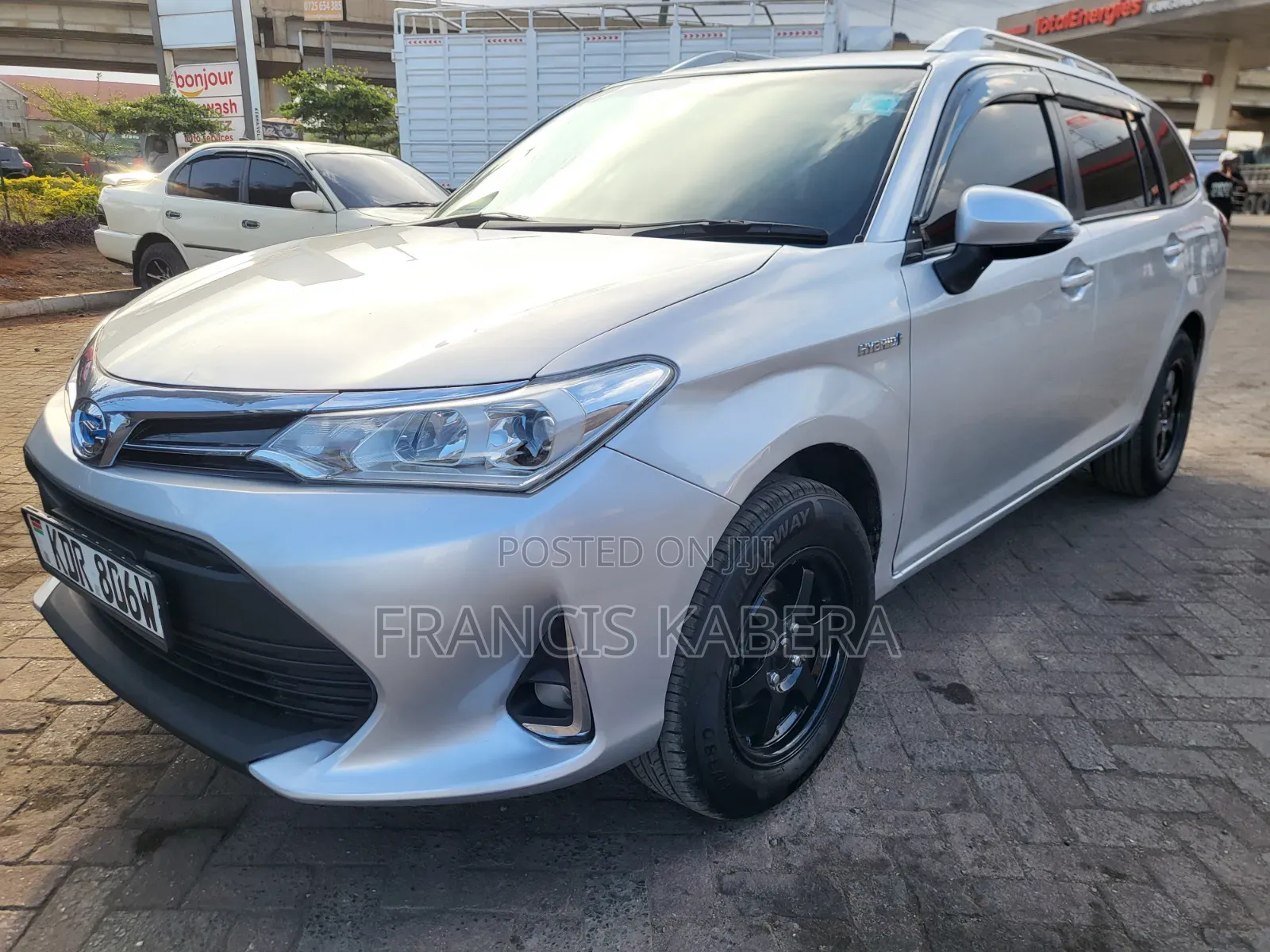 Toyota Corolla Fielder 2017 Silver