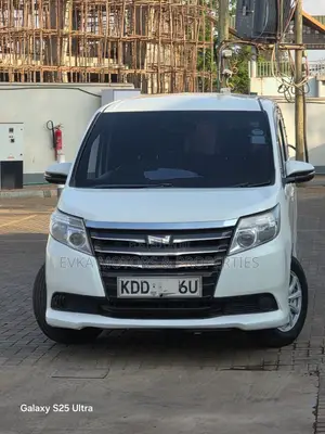 Toyota Noah 2014 White