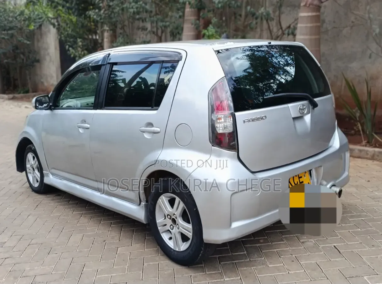 Toyota Passo 2010 Silver