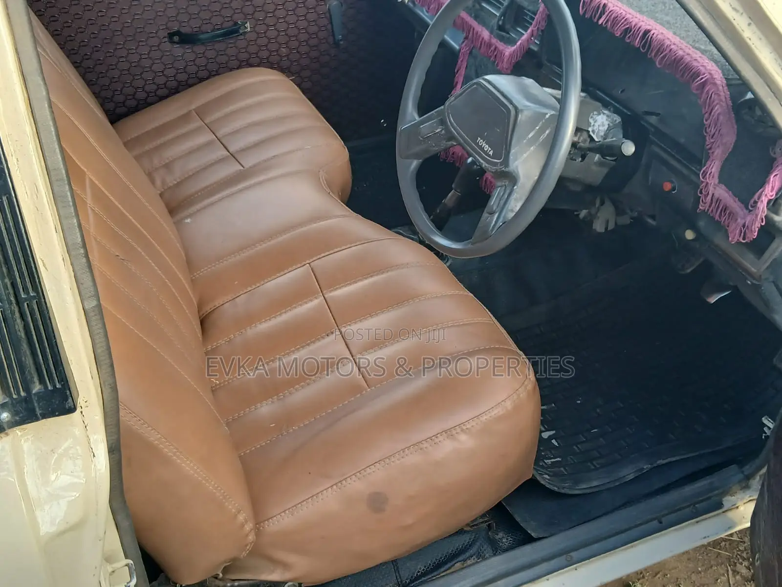 Toyota Hilux 1998 Yellow