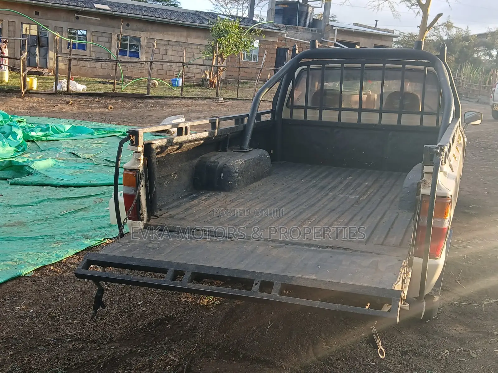 Toyota Hilux 1998 Yellow
