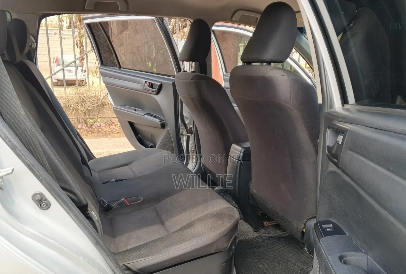 Toyota Corolla Fielder 2018 Silver