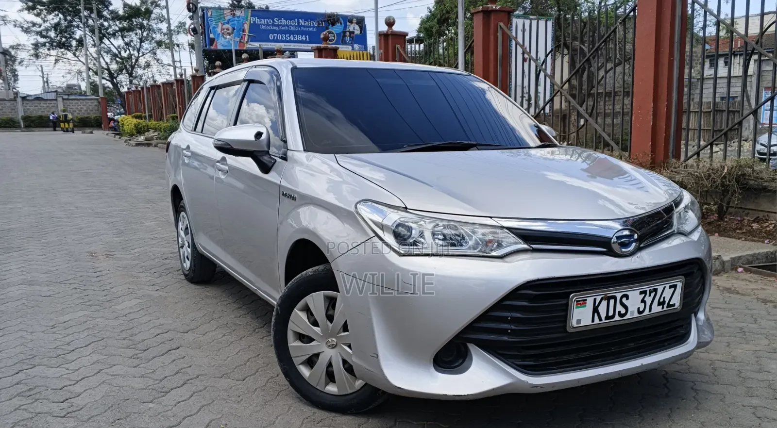 Toyota Corolla Fielder 2018 Silver