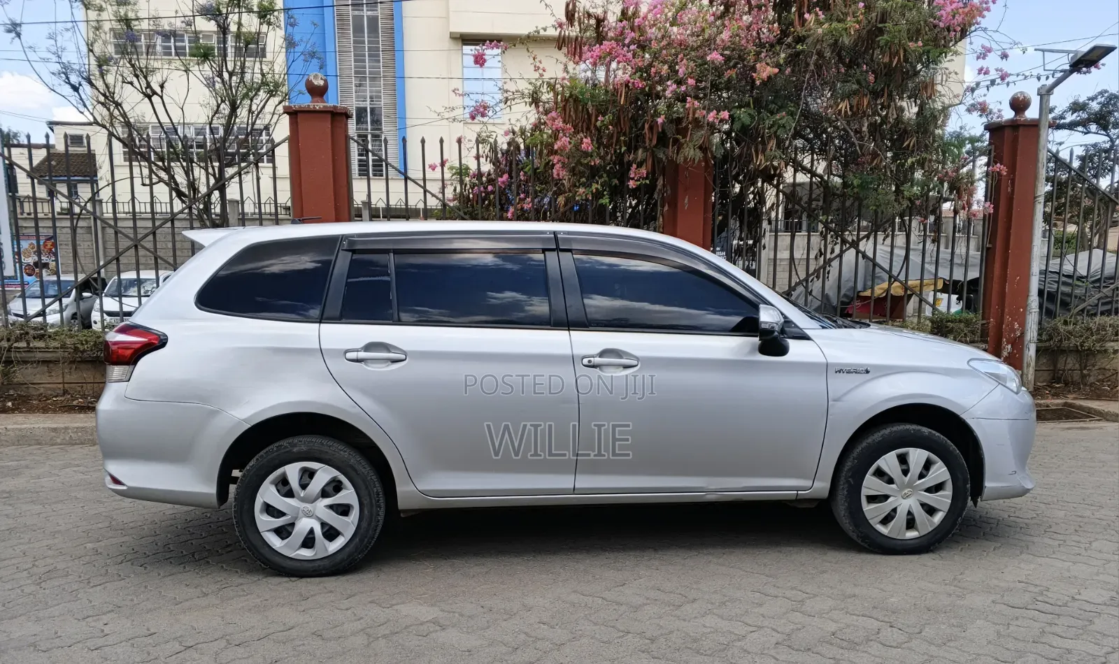 Toyota Corolla Fielder 2018 Silver