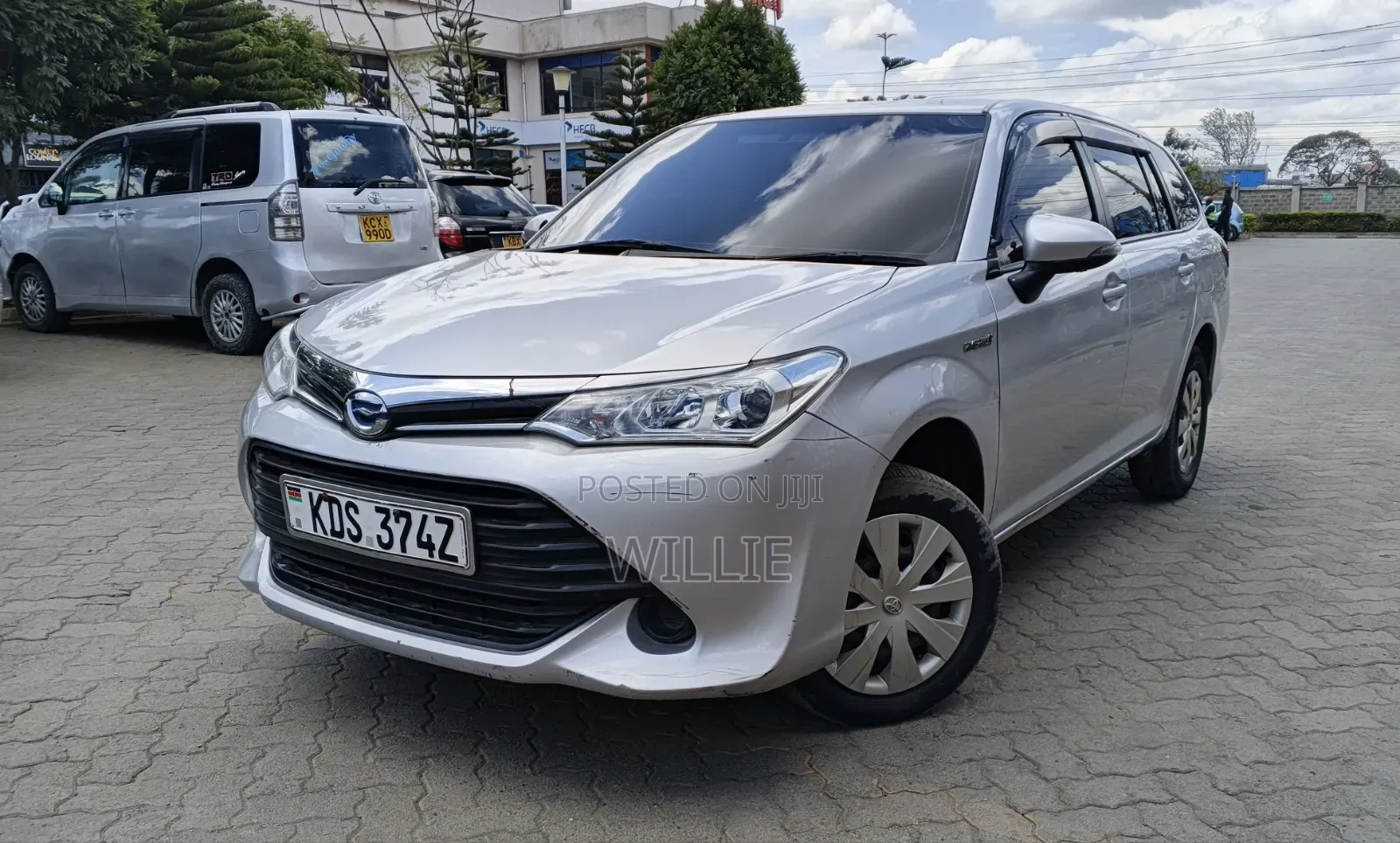 Toyota Corolla Fielder 2018 Silver