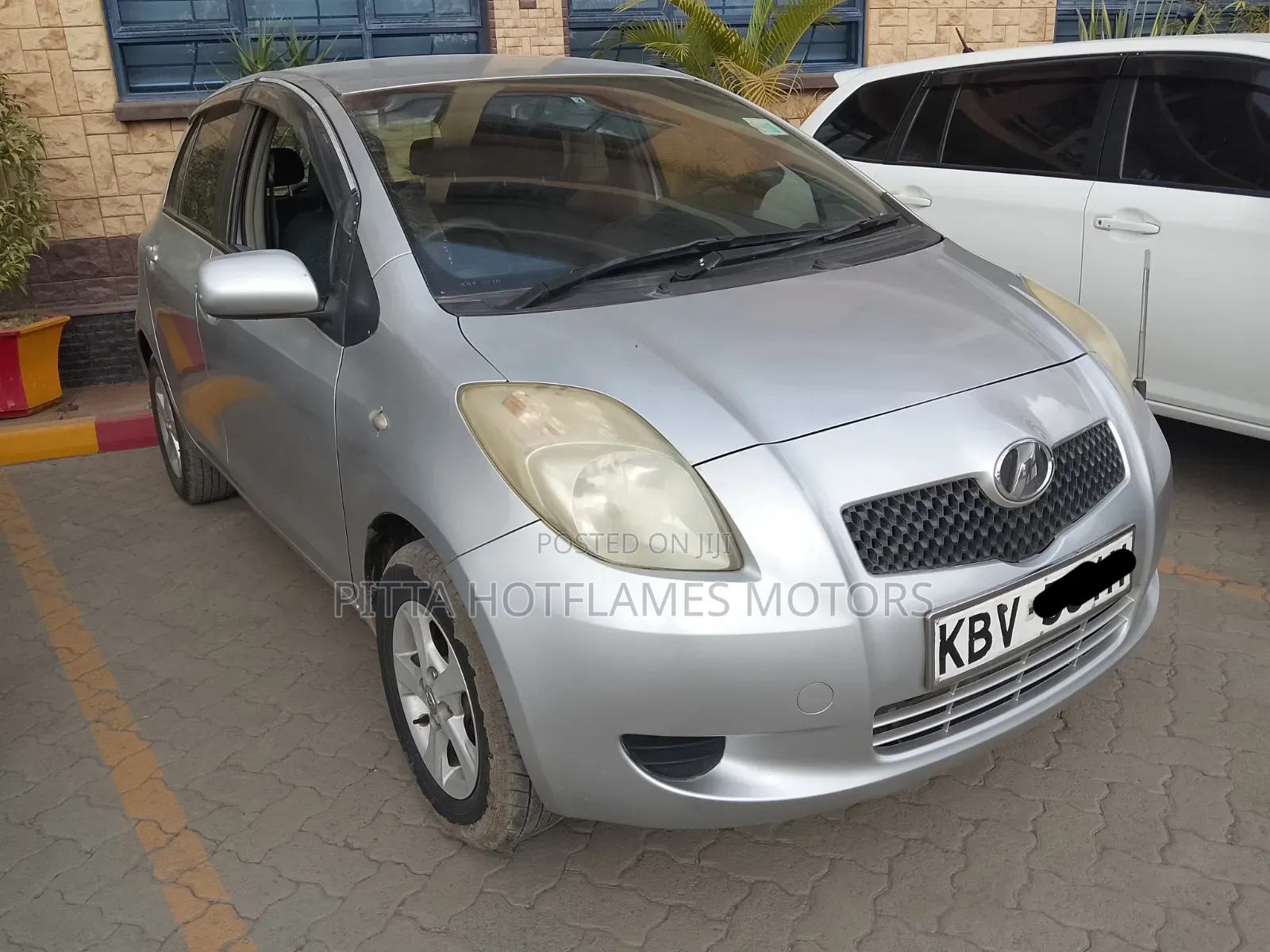 Toyota Vitz 2007 Silver