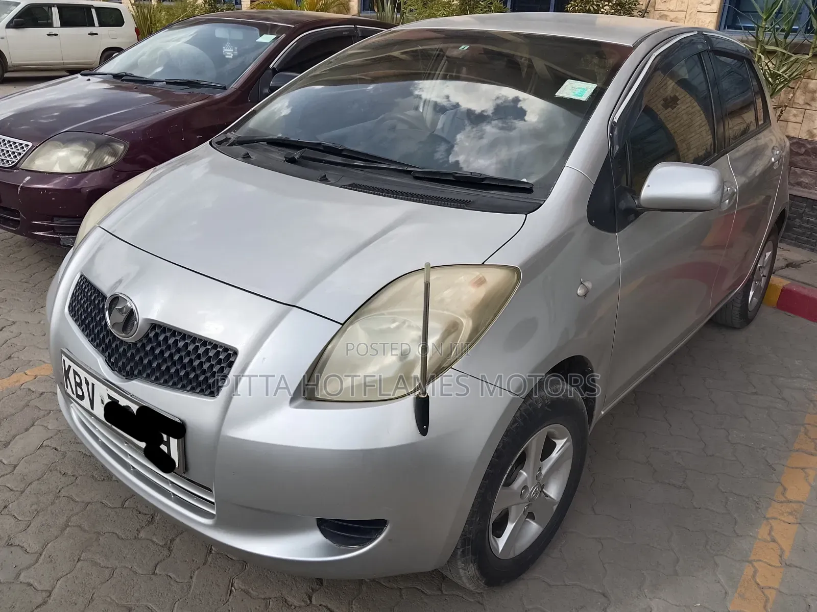 Toyota Vitz 2007 Silver