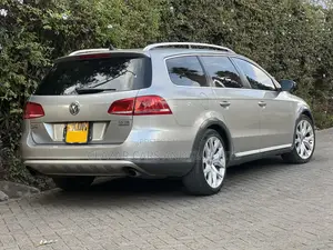 Volkswagen Passat 2015 Gold