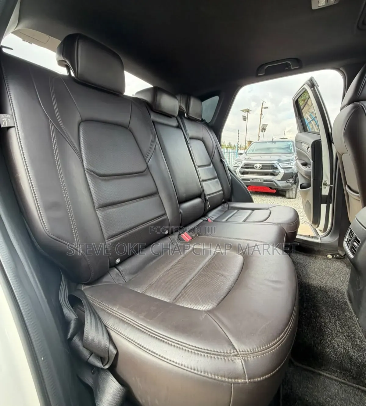 Mercedes-Benz E250 2011 Gold