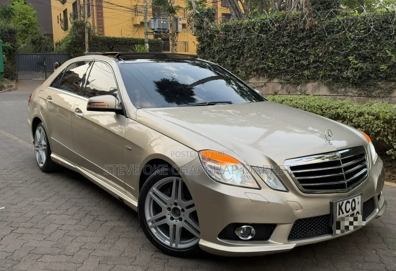 Mercedes-Benz E250 2011 Gold
