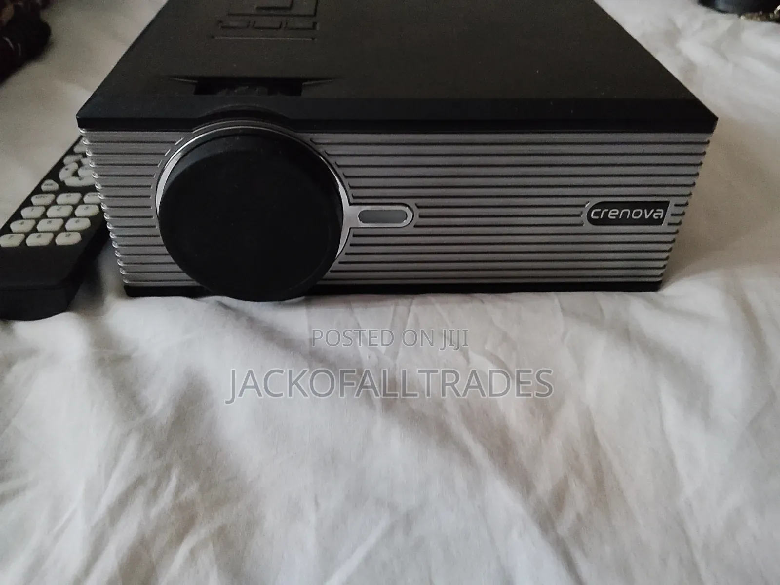 Crenova Mini HD Projector
