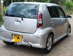 Toyota Passo 2010 Silver