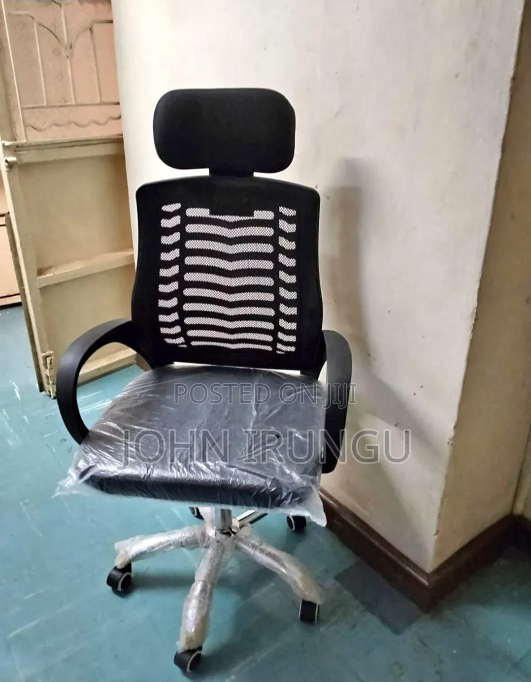Adjustable Headrest Office Chair