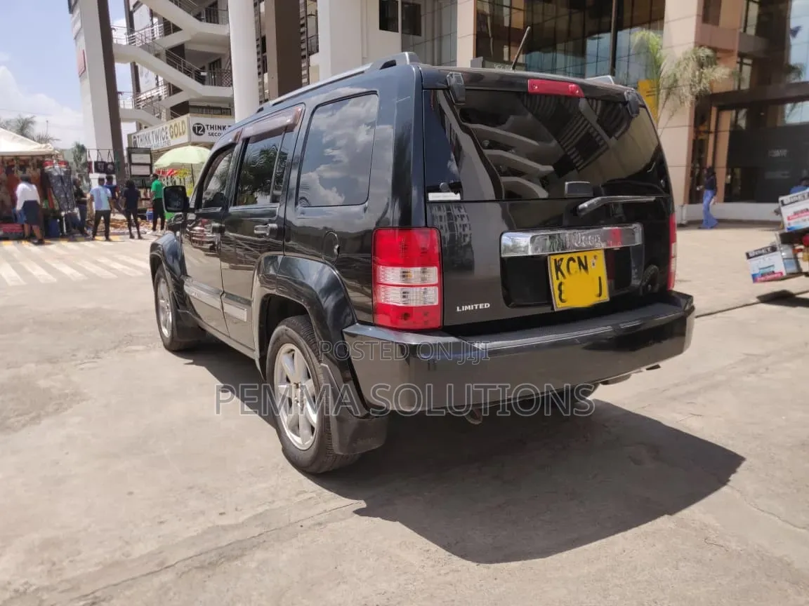 Jeep Cherokee 2010 Black