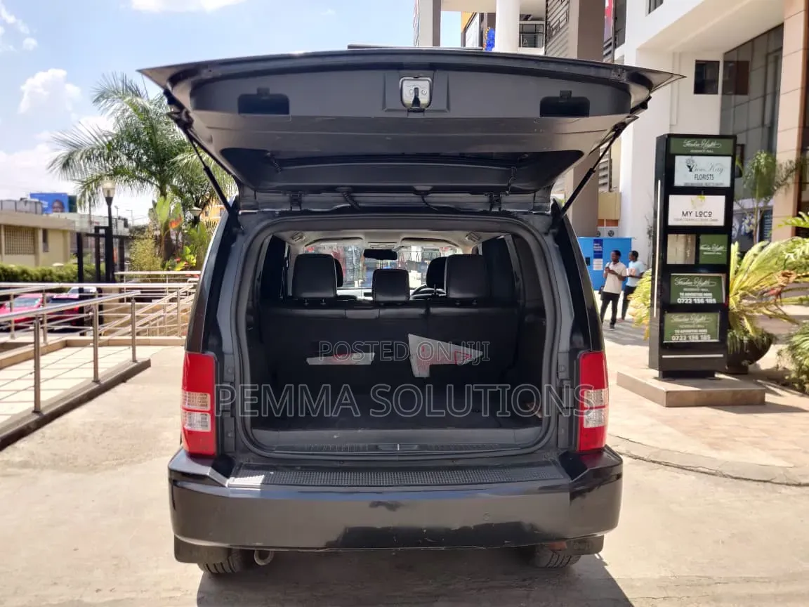Jeep Cherokee 2010 Black