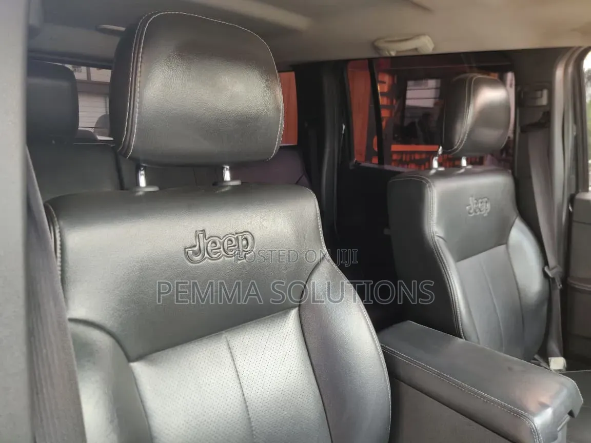 Jeep Cherokee 2010 Black