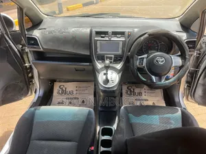 Toyota Ractis 2012 Silver