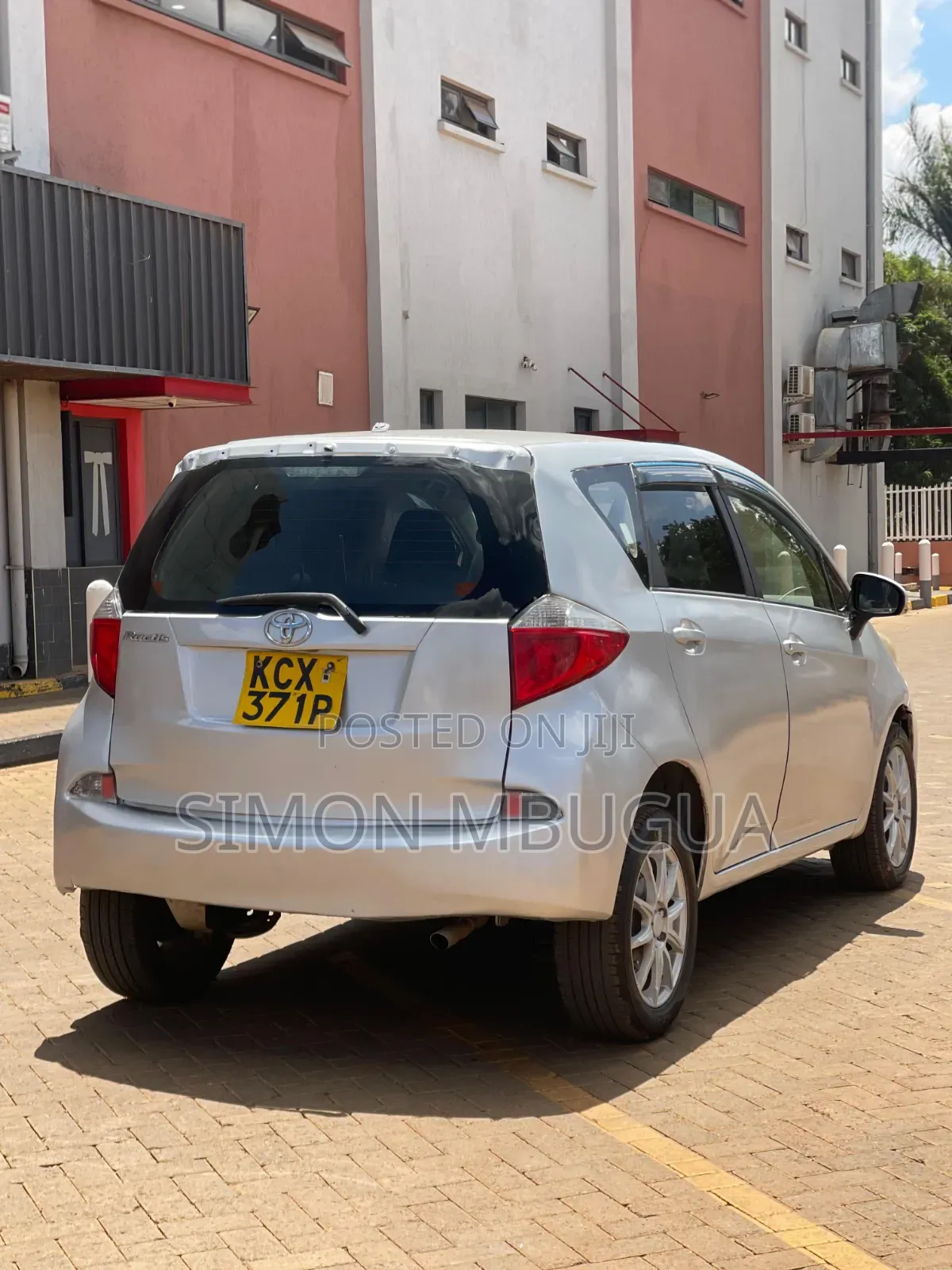 Toyota Ractis 2012 Silver