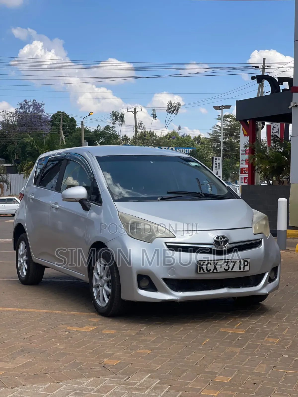 Toyota Ractis 2012 Silver