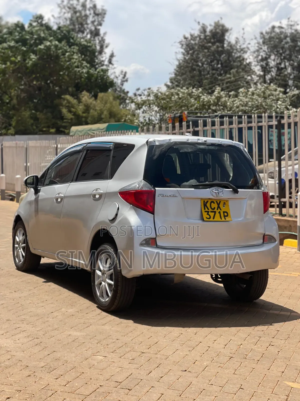 Toyota Ractis 2012 Silver