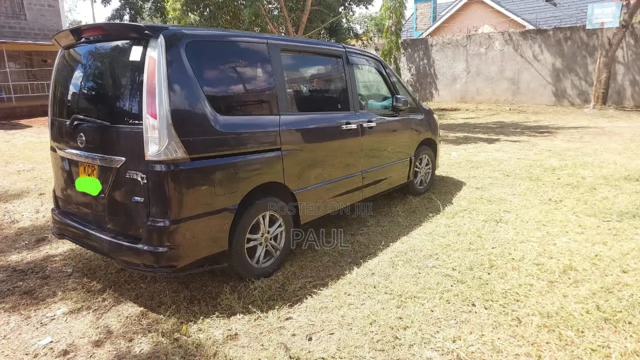 Nissan Serena 2012 Purple