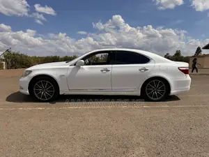 Lexus LS 460 L RWD 2007 White