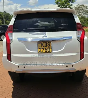 Mitsubishi Pajero 2022 White