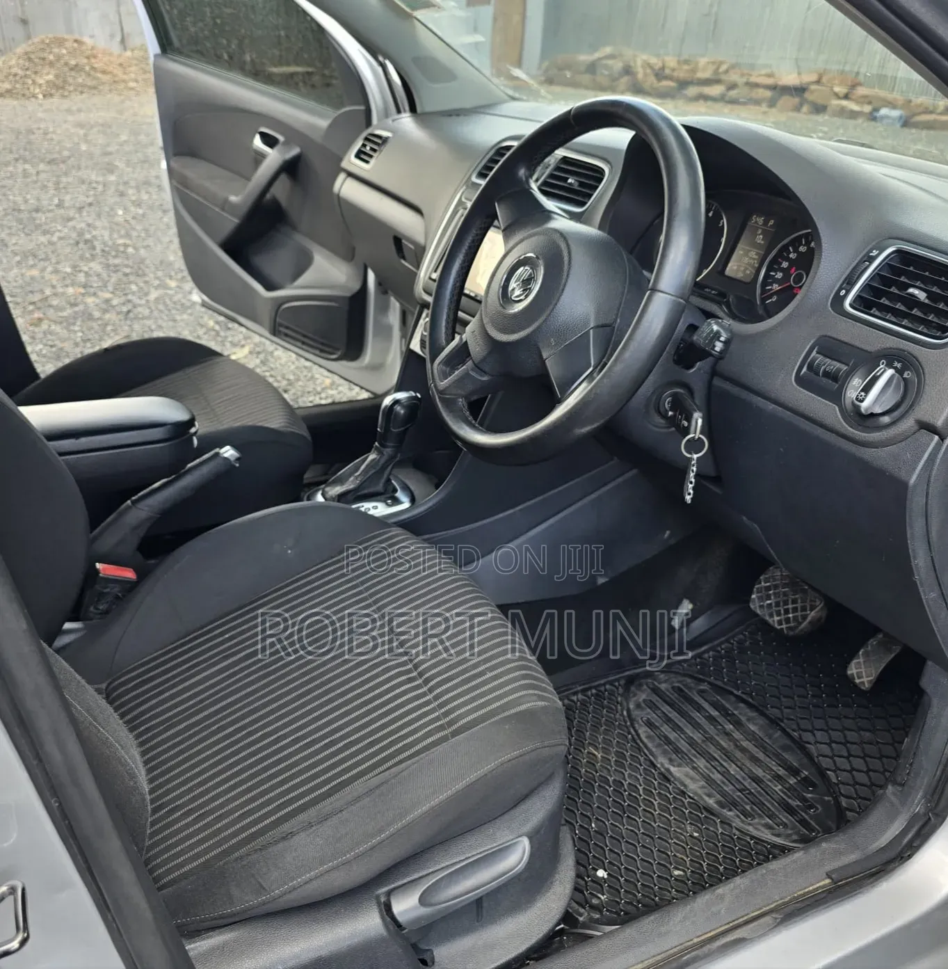 Volkswagen Polo 2012 Silver