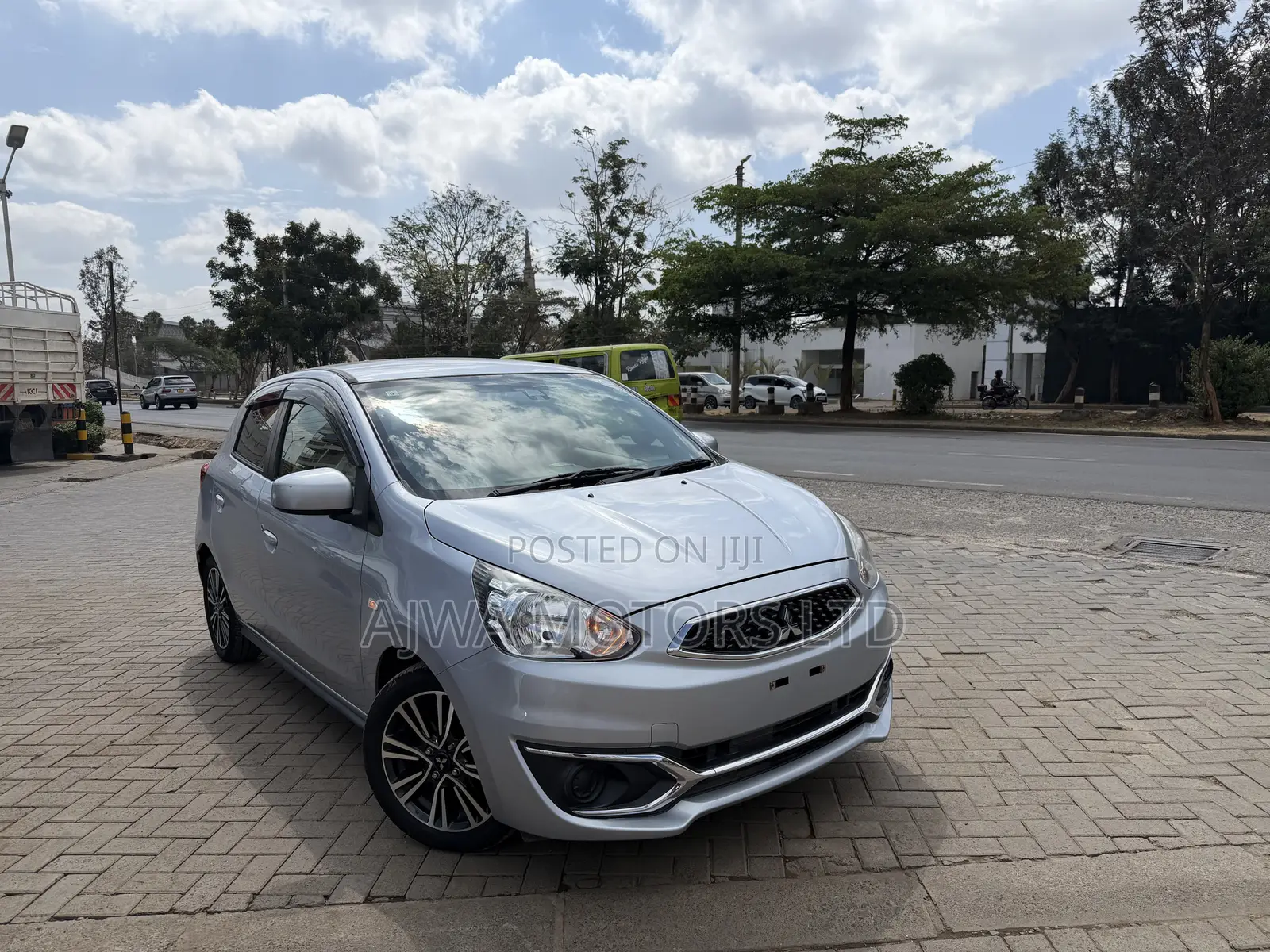 Mitsubishi Mirage SE 2019 Silver