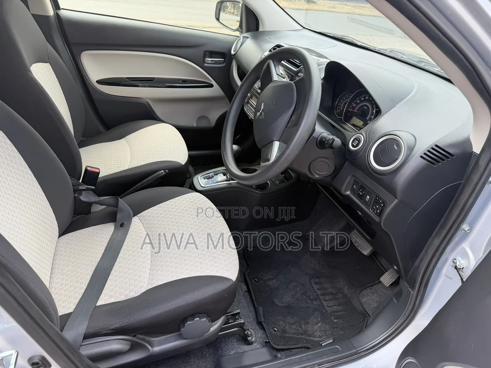 Mitsubishi Mirage SE 2019 Silver