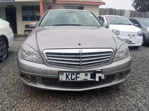 Mercedes-Benz C220 2009 Gold