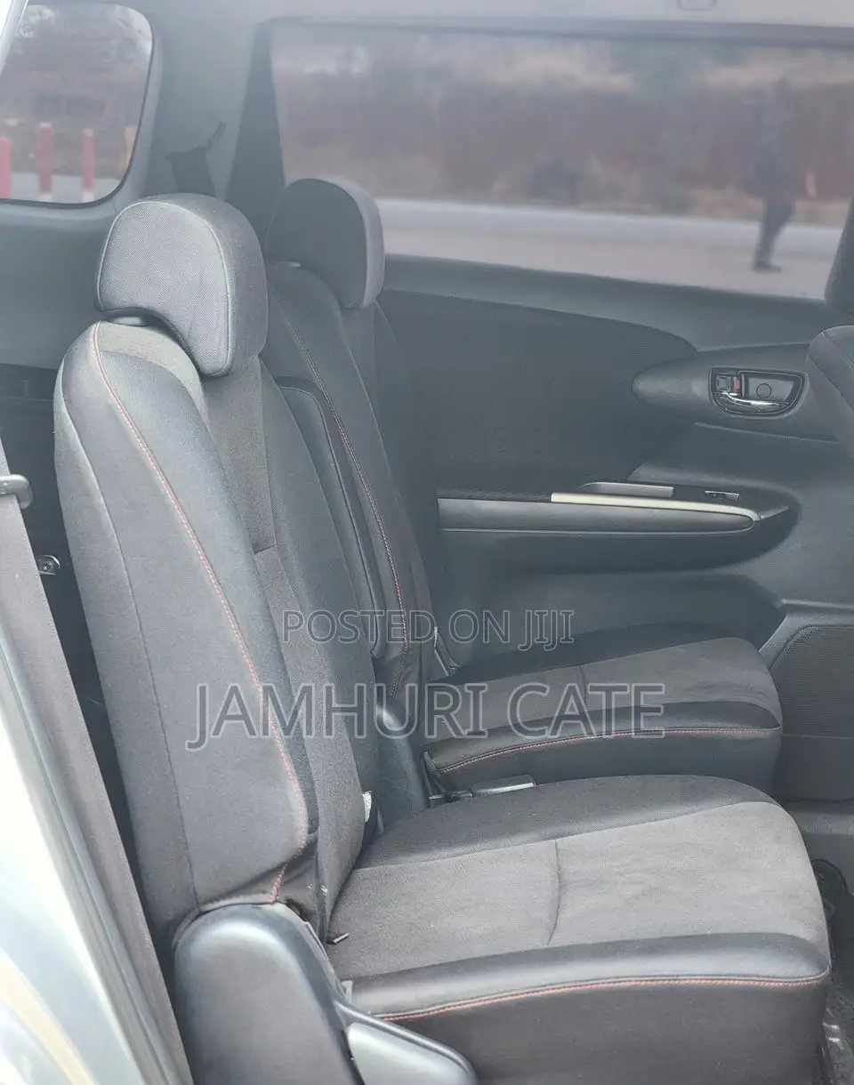 Toyota Wish 2012 Silver