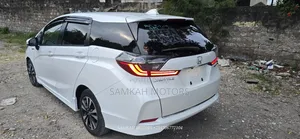 Honda Fit Shuttle 2019 White