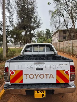 Toyota Hilux 2013 White