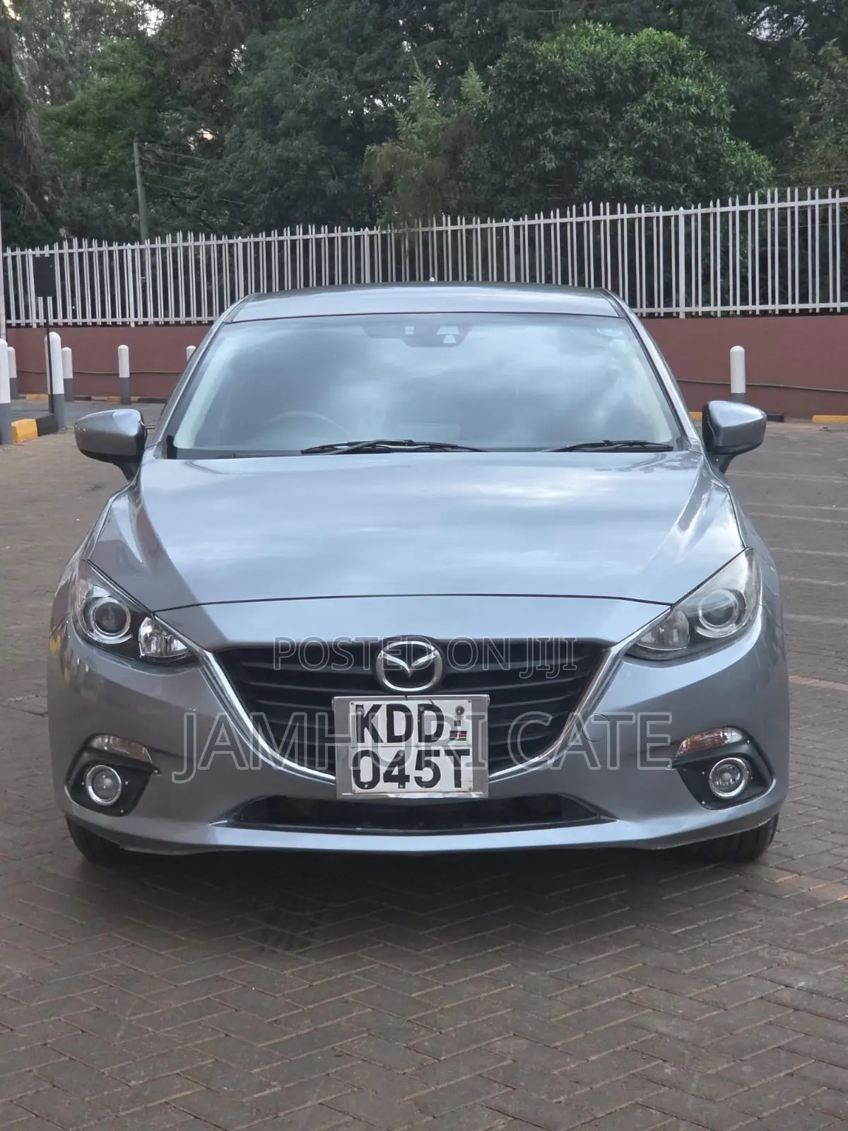 Mazda Axela SV Premium 2014 Silver