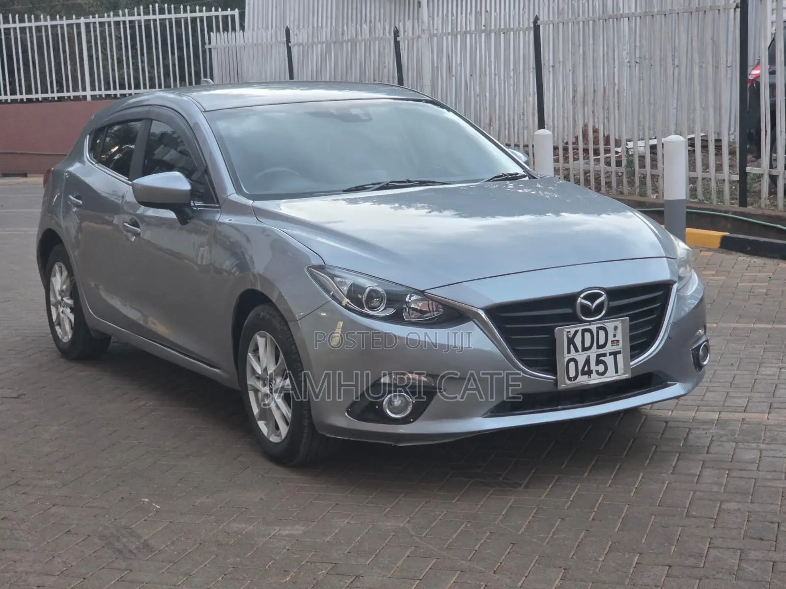 Mazda Axela SV Premium 2014 Silver