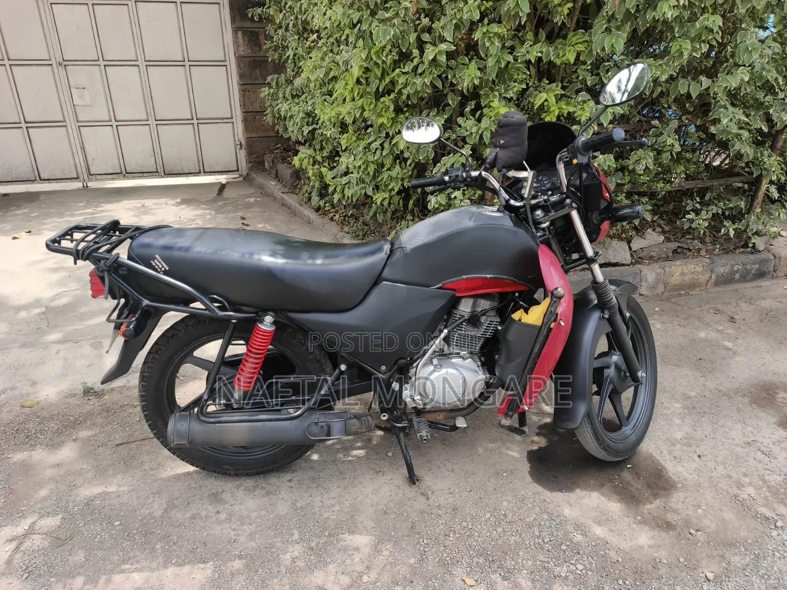 Honda CB 2025 Red