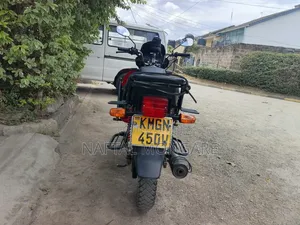 Honda CB 2025 Red