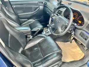 Toyota Avensis 2005 Blue