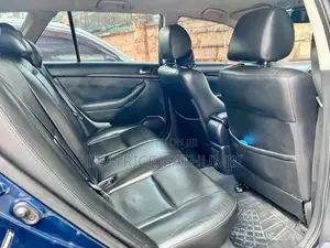 Toyota Avensis 2005 Blue