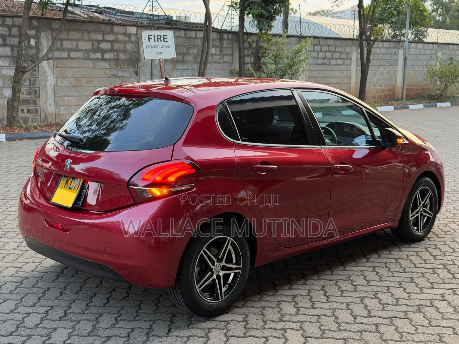 Peugeot 208 2016 Burgundy
