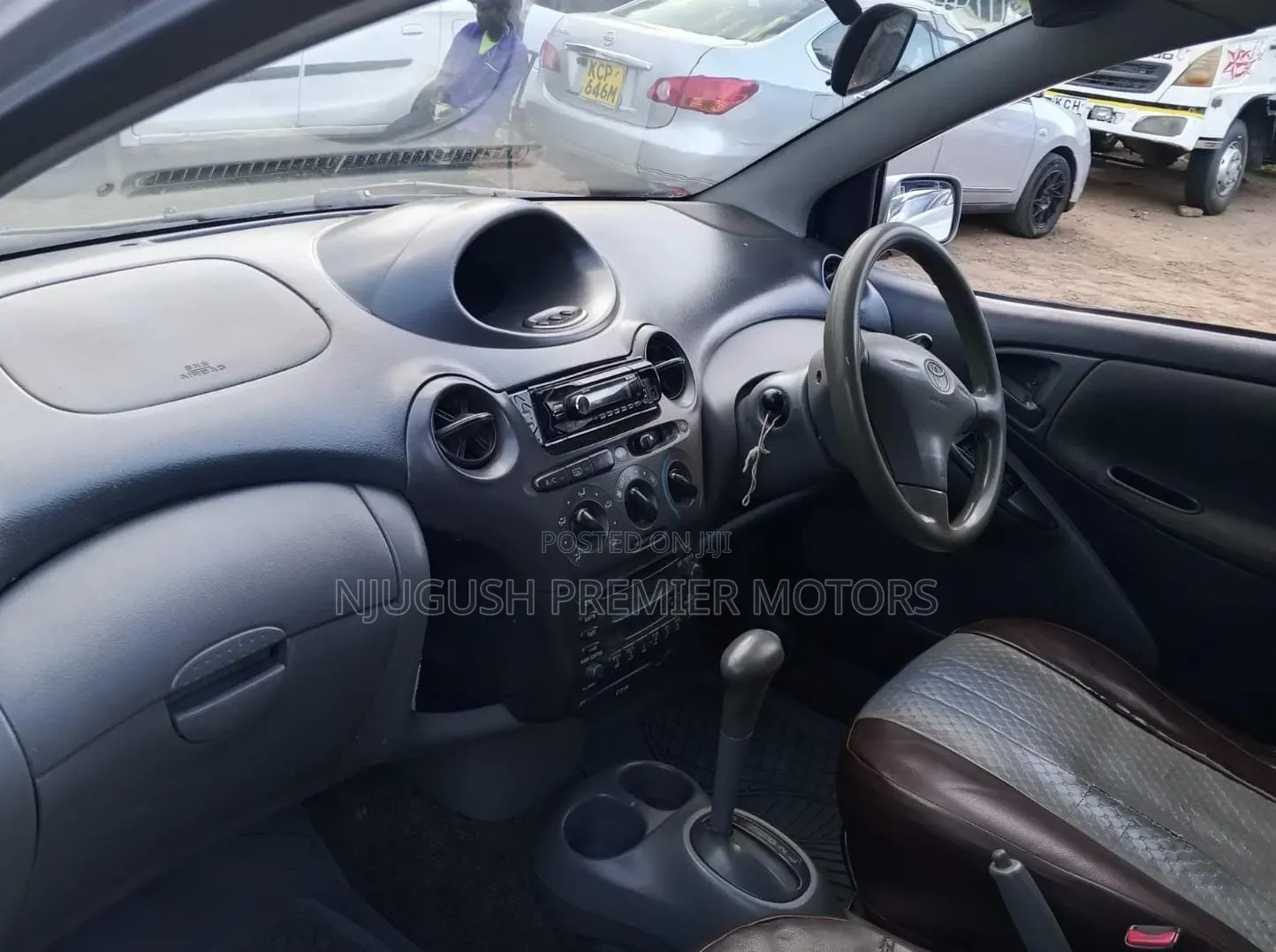 Toyota Vitz 2002 Silver