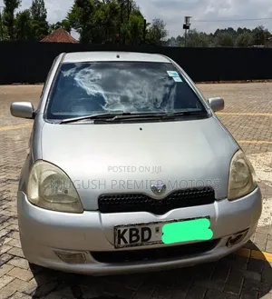 Toyota Vitz 2002 Silver