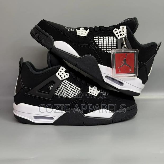 Nike Air Jordan 4 Retro "White Thunder"
