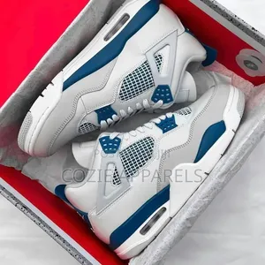 Air Jordan 4 Retro "Military Blue"