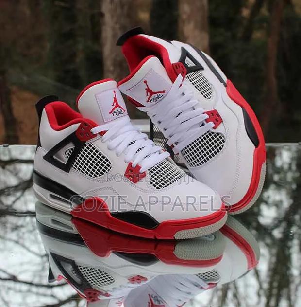 Air Jordan 4 Retro OG "Fire Red"