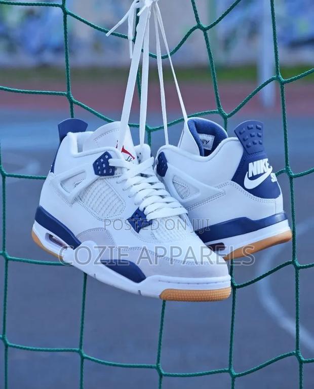 Nike SB X Air Jordan 4 Retro SP "Navy"
