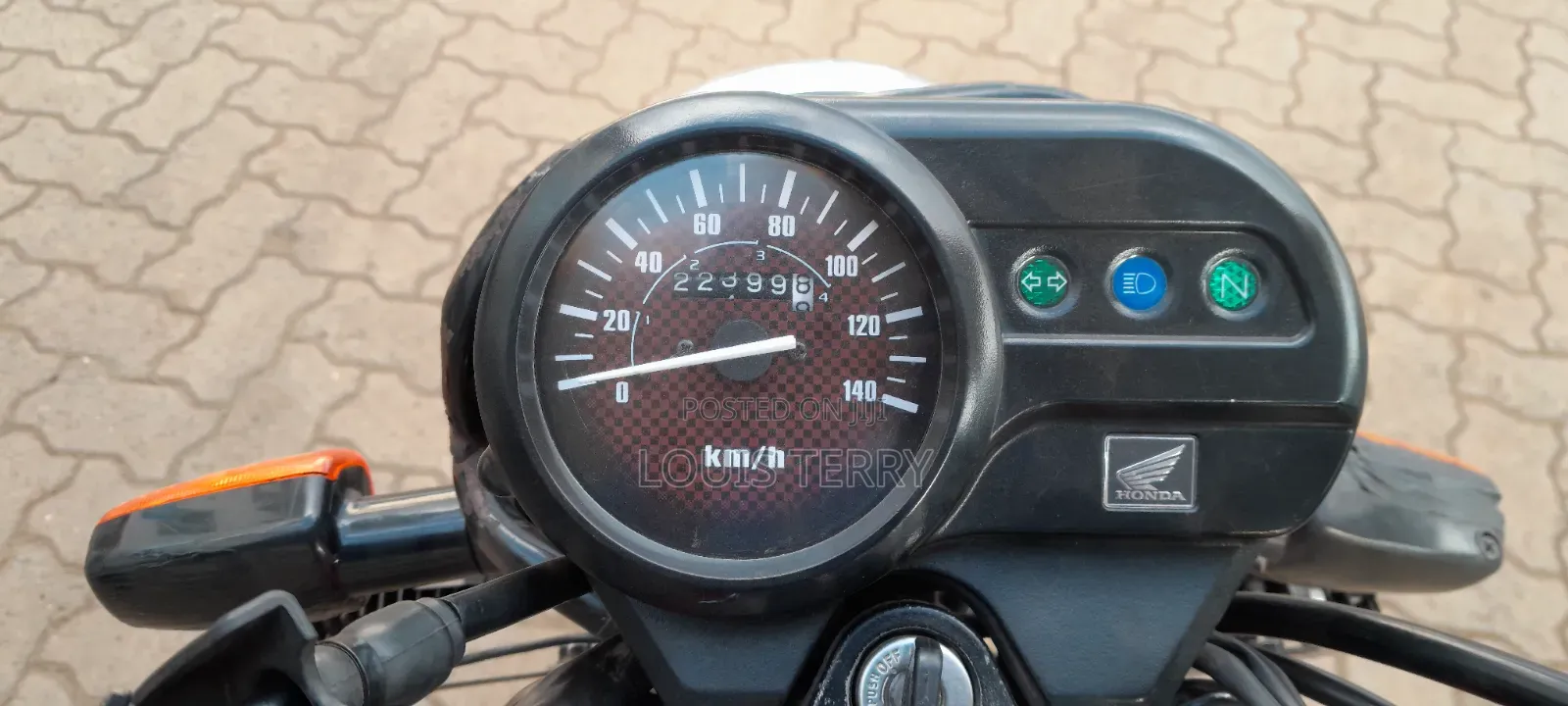 Honda CB 2022 Red