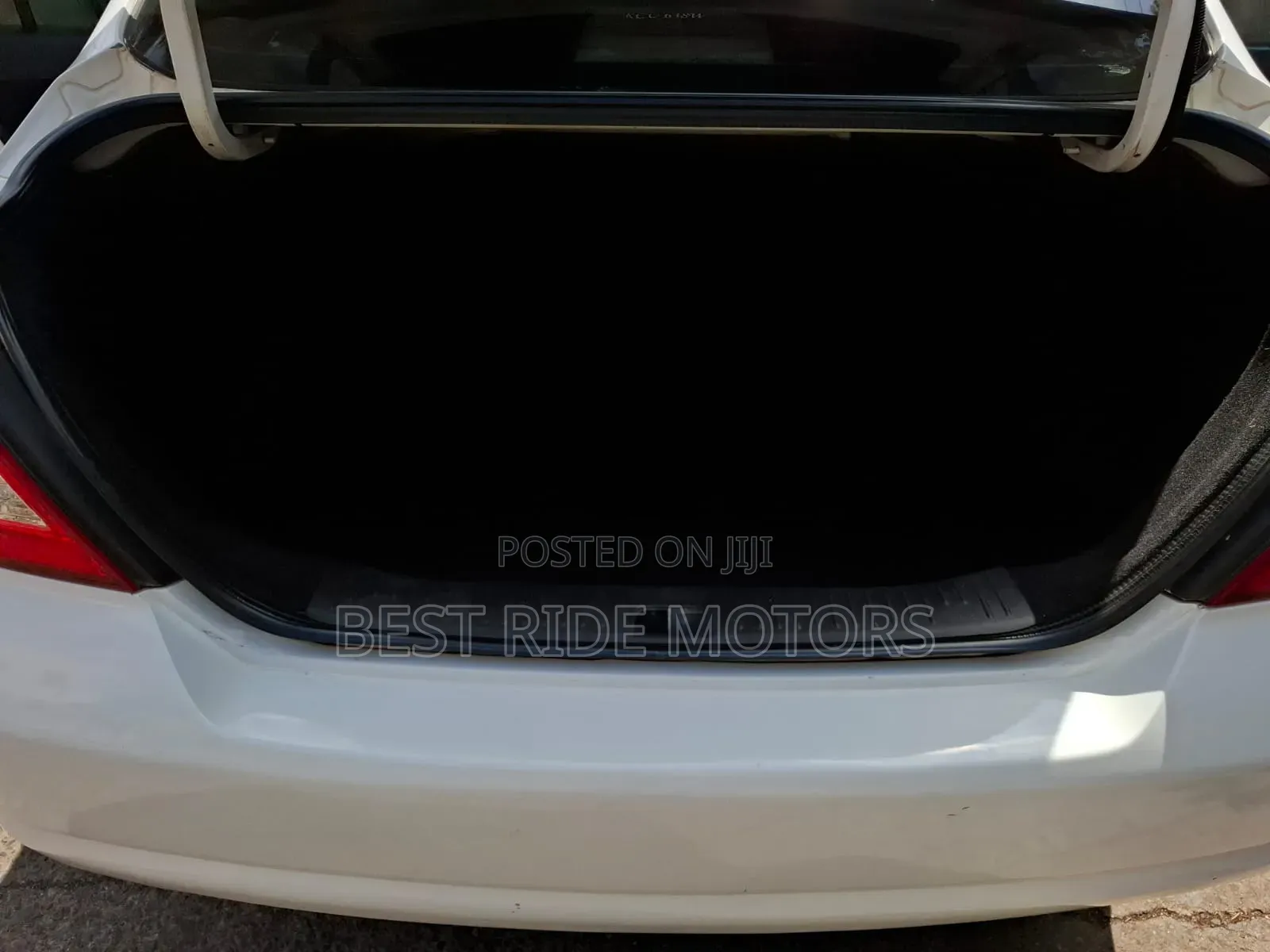 Nissan Tiida 2012 White