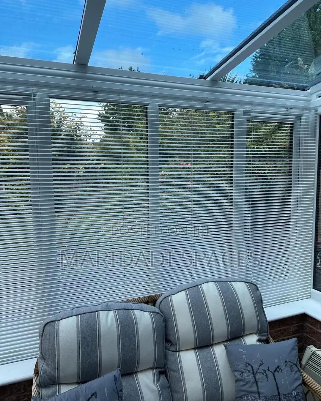 Adjustable Slats for Easy Light Control Venetian Blinds